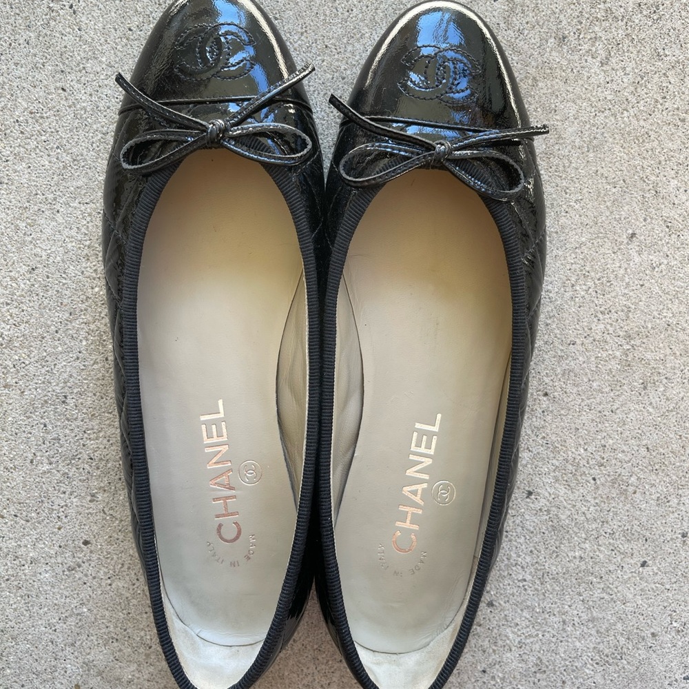 Chanel Black Patent Quilted Ballet Flats